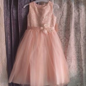 Girl's dress